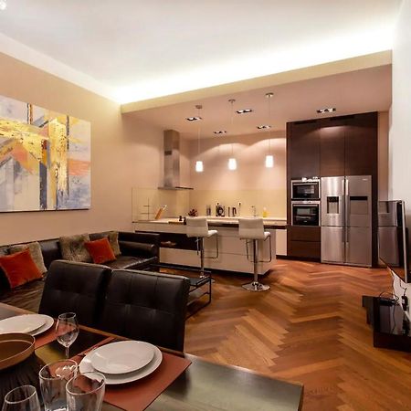Address Deluxe Downtown Apartman Ljubljana Kültér fotó