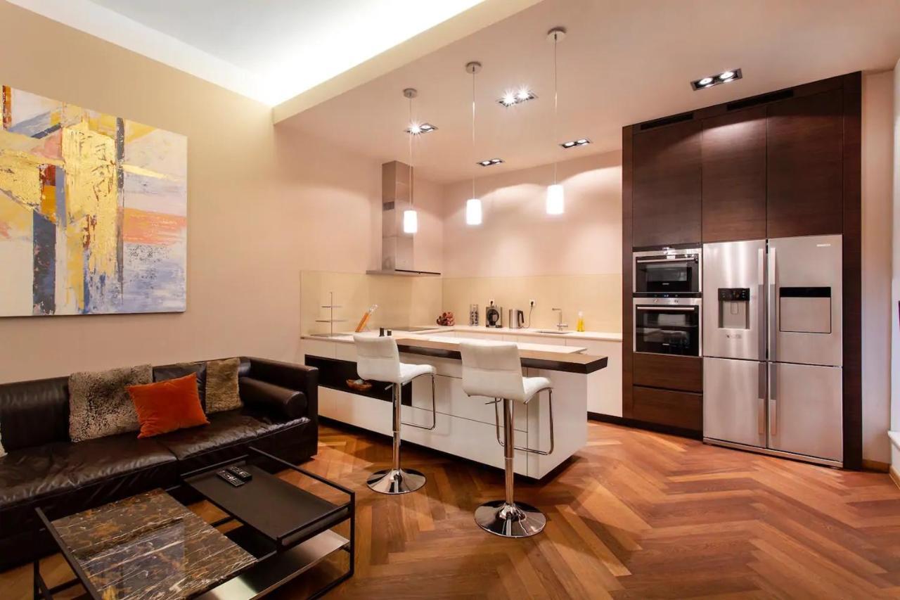 Address Deluxe Downtown Apartman Ljubljana Kültér fotó