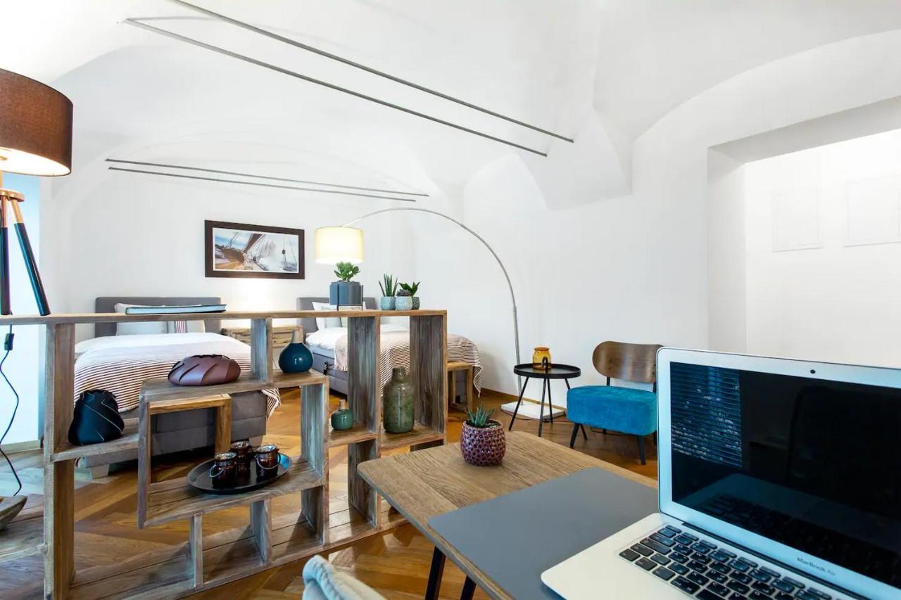 Address Deluxe Downtown Apartman Ljubljana Kültér fotó