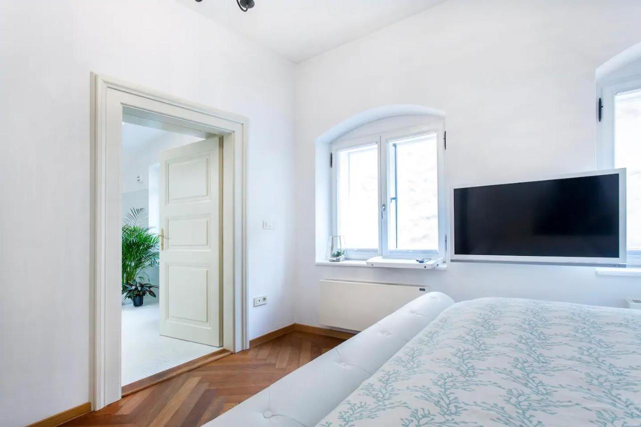 Address Deluxe Downtown Apartman Ljubljana Kültér fotó